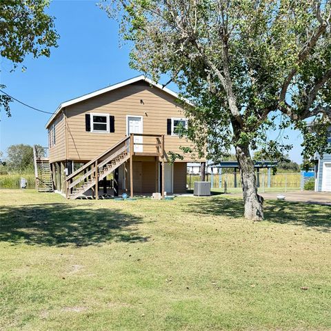 Photo of 143 Bastrop Bayou Drive, Angleton, TX 77515 (MLS # 71905316)