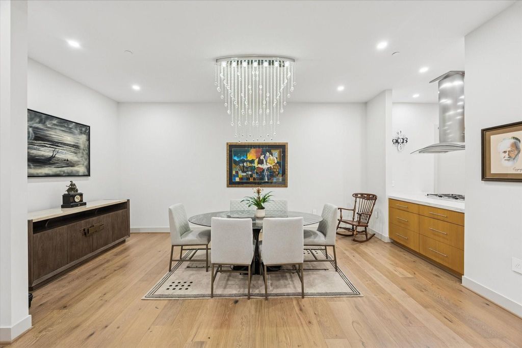 Photo of 1600 Post Oak Boulevard #802, Houston, TX 77056 (MLS # 58945636)