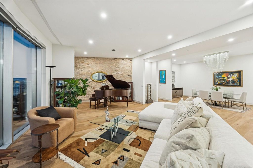 Photo of 1600 Post Oak Boulevard #802, Houston, TX 77056 (MLS # 58945636)