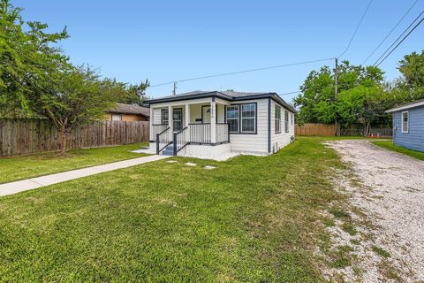 Photo of 7846 Howton Street, Houston, TX 77028 (MLS # 45766868)
