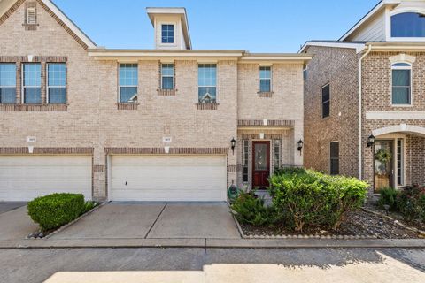 Photo of 3207 Holly Shores Drive, Houston, TX 77042 (MLS # 84181844)