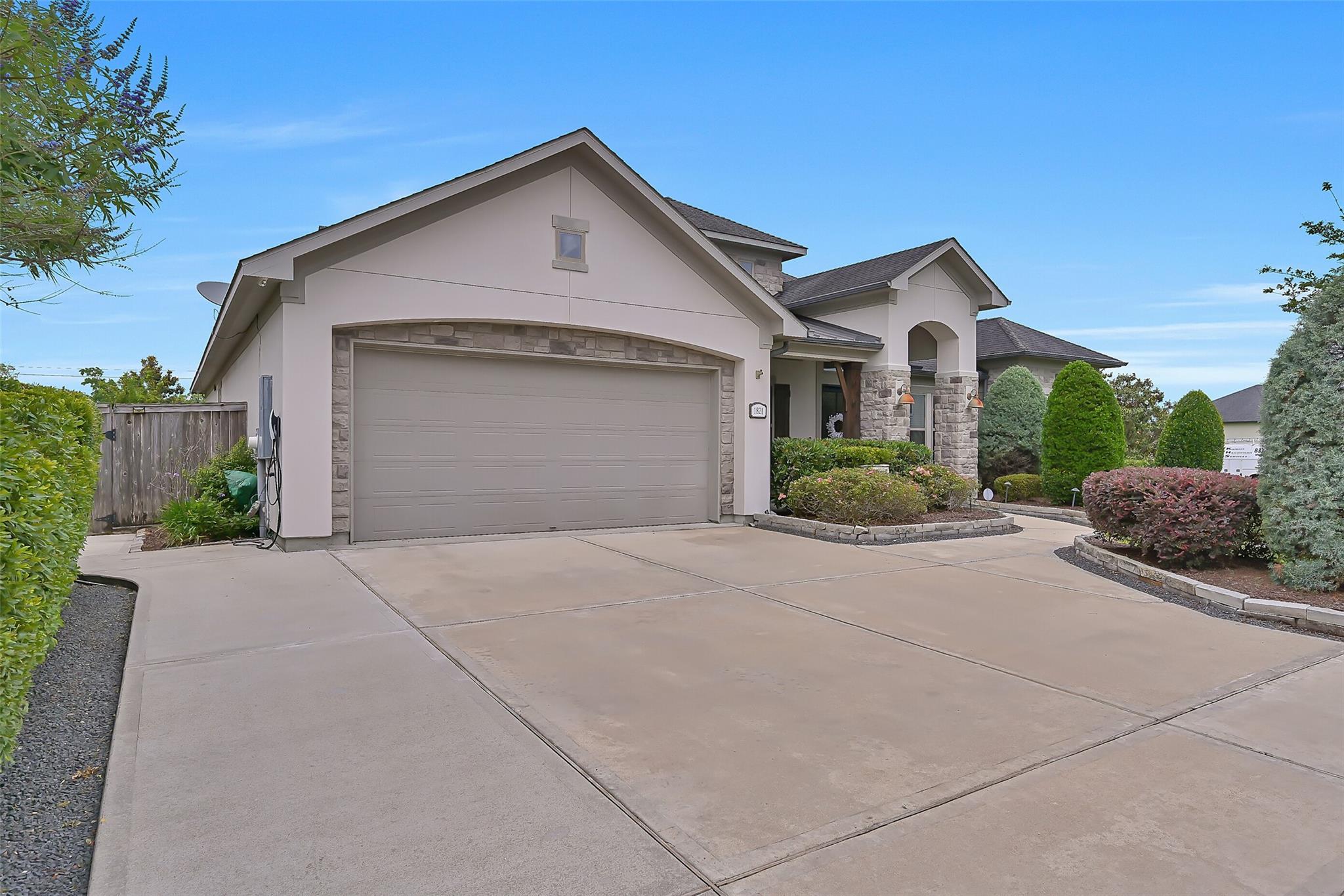 1821 Avery Lane