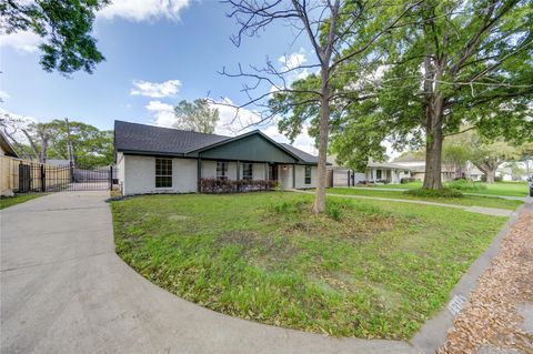 Photo of 4314 Nenana Drive, Houston, TX 77035 (MLS # 94007461)