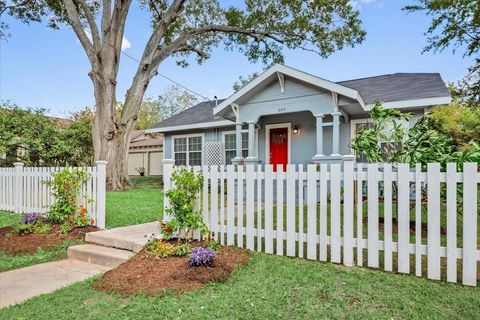 Photo of 603 Crockett Street, Brenham, TX 77833 (MLS # 95386369)