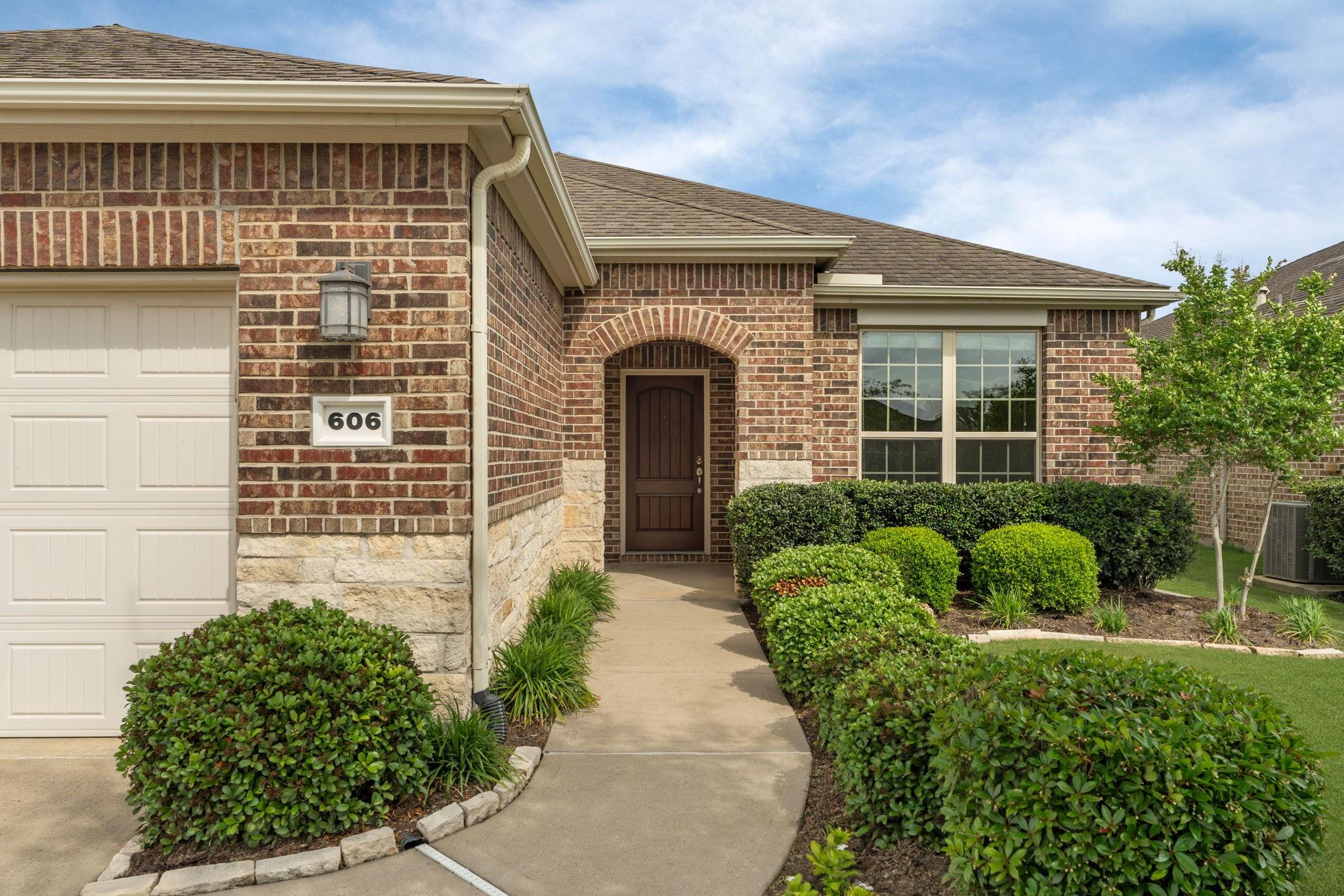 606 Pinyon Court