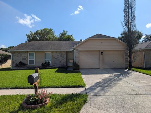Photo of 16830 Carrack Turn Drive, Friendswood, TX 77546 (MLS # 82043738)