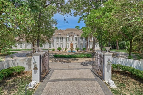 Photo of 206 N Tranquil Path, The Woodlands, TX 77380 (MLS # 59178171)