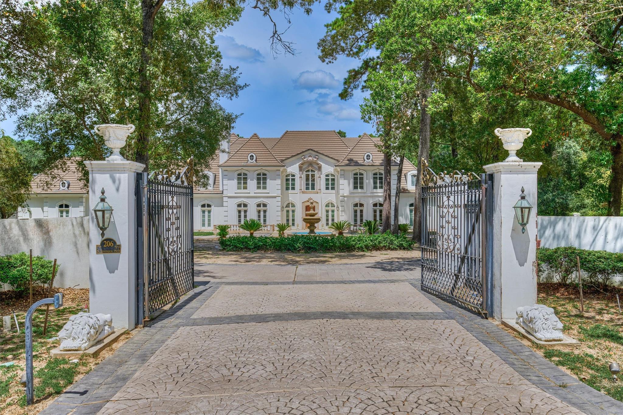 206 N Tranquil Path