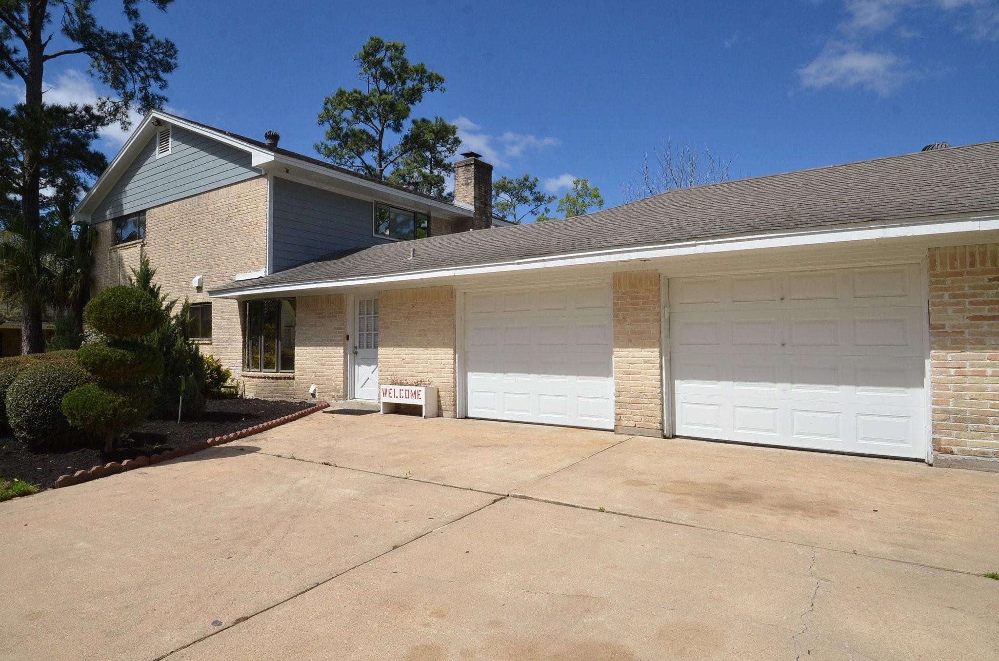 2711 Williamsburg Drive