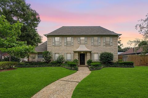 Photo of 2610 Shadowdale Drive, Houston, TX 77043 (MLS # 40893651)