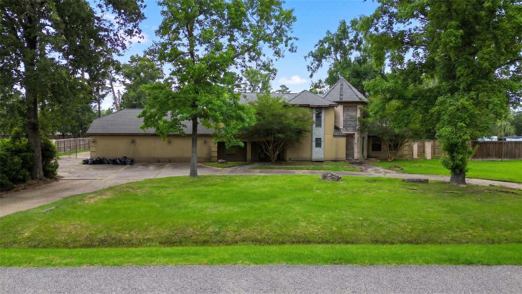 Photo of 1107 Southern Hills Road, Houston, TX 77339 (MLS # 95872076)
