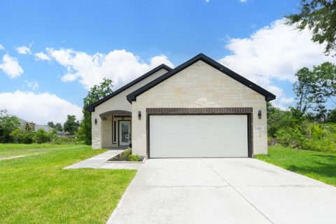Photo of 423 Manor Avenue, Arcola, TX 77583 (MLS # 19739420)