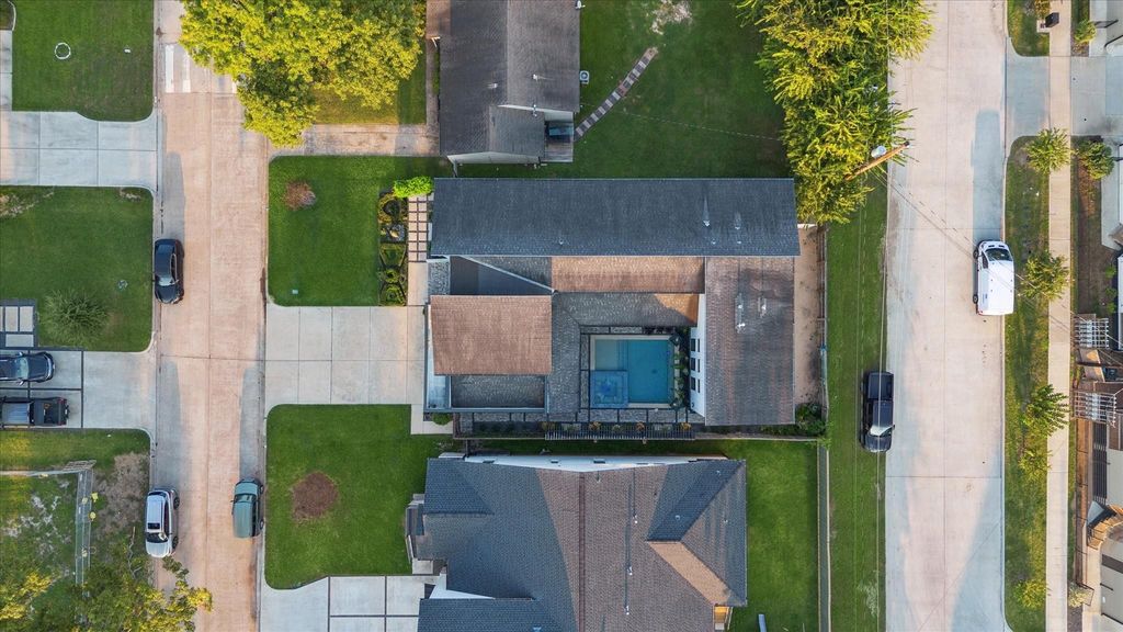 Photo of 1913 Du Barry Lane, Houston, TX 77018 (MLS # 98447191)