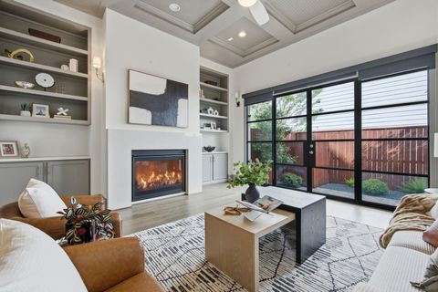 Photo of 1906 W 25th Street, Houston, TX 77008 (MLS # 87891863)