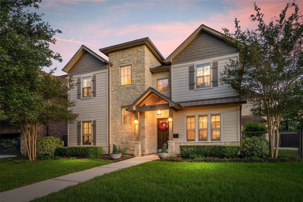 Photo of 1045 Rosepoint Street, Houston, TX 77018 (MLS # 93380423)