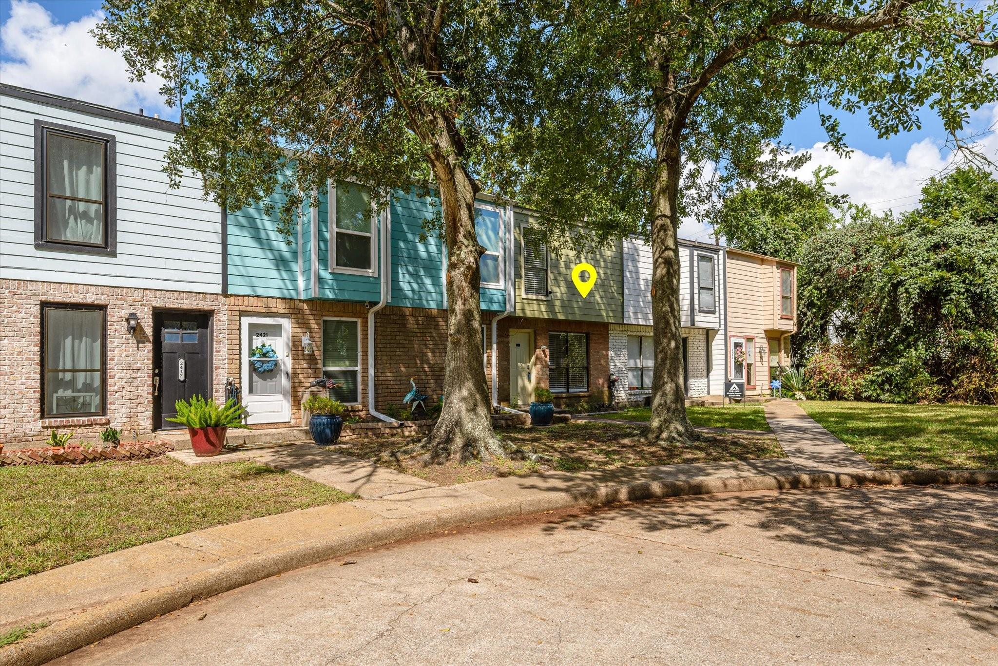 2425 Miramar Court 2425