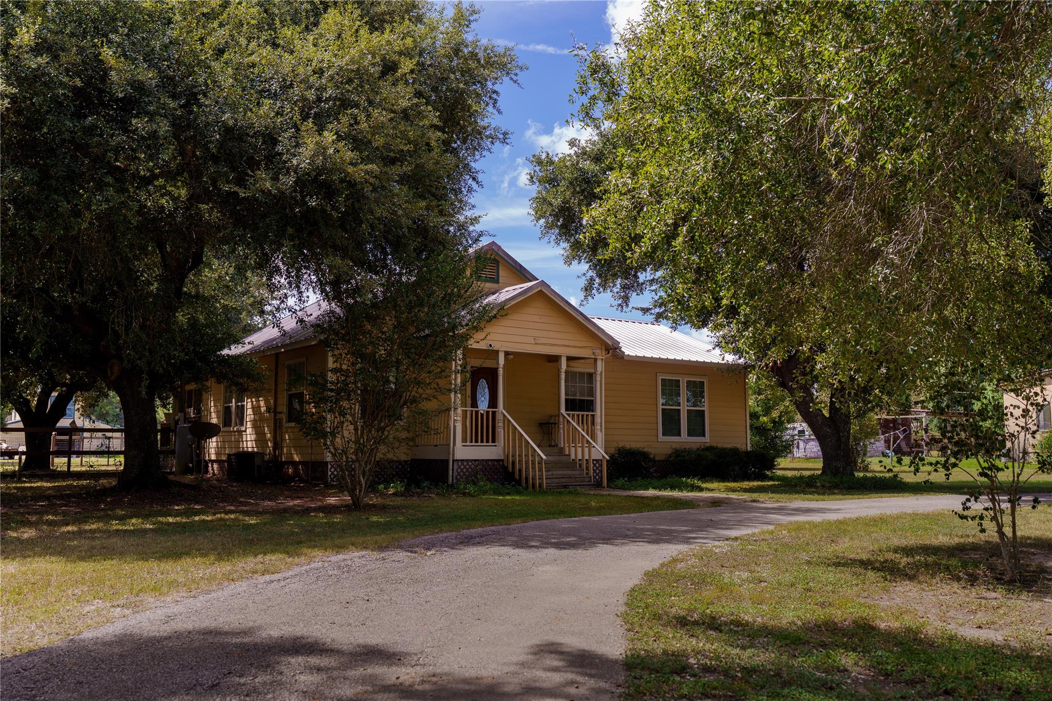 8631 Matthews Lane