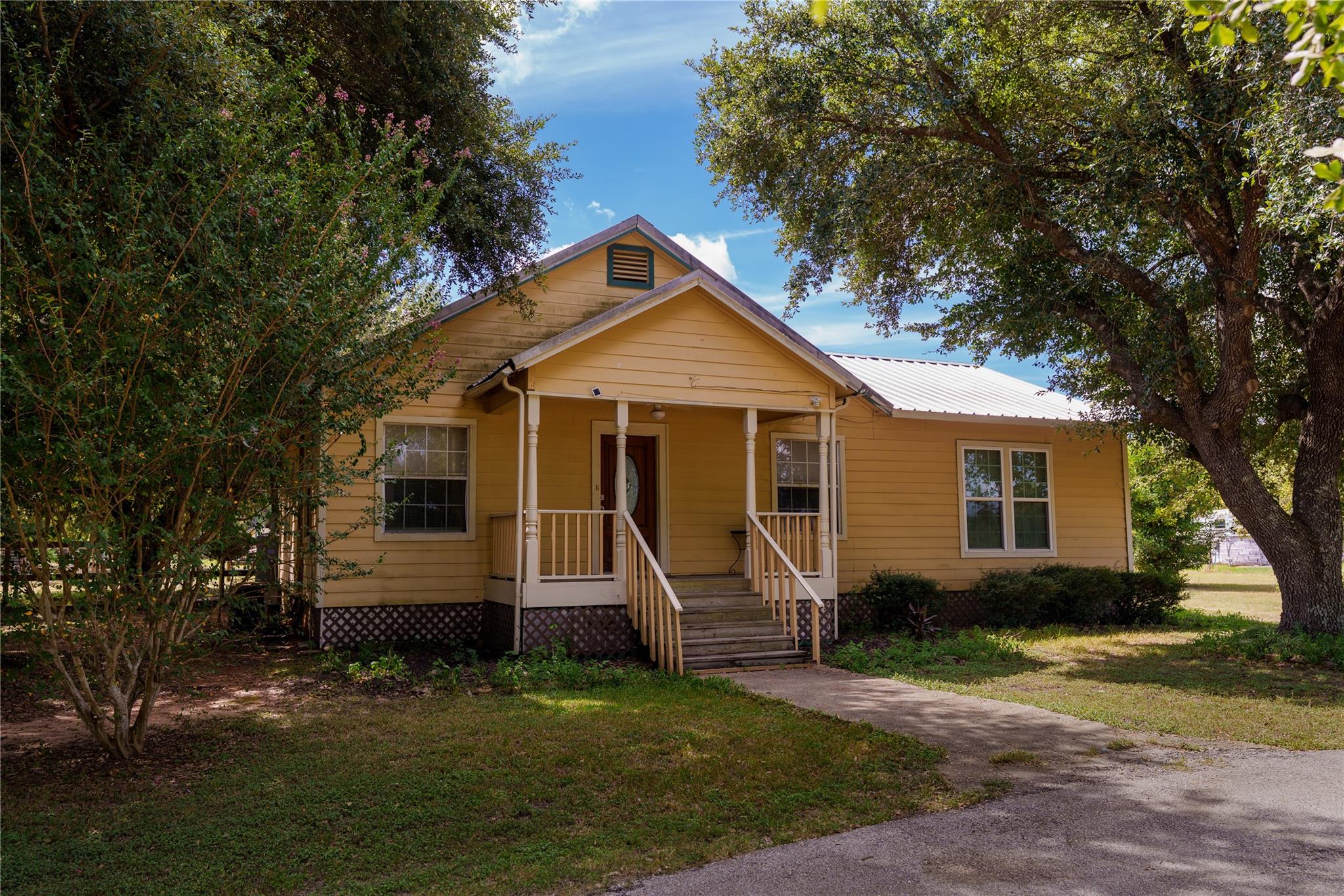 8631 Matthews Lane