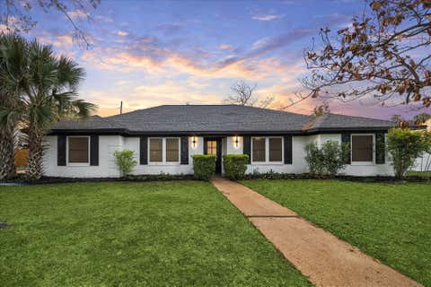 Photo of 210 Weeping Oak Lane, Spring, TX 77388 (MLS # 69347711)