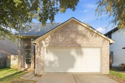 Photo of 13527 Ambrose Street, Houston, TX 77045 (MLS # 8222515)
