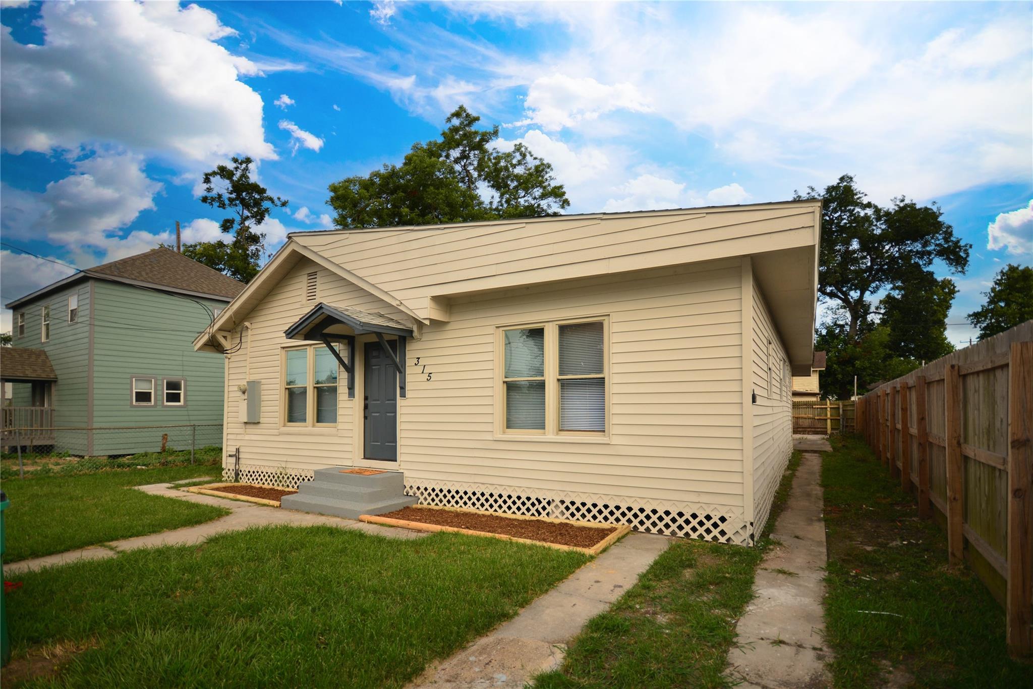 315 Miriam Street