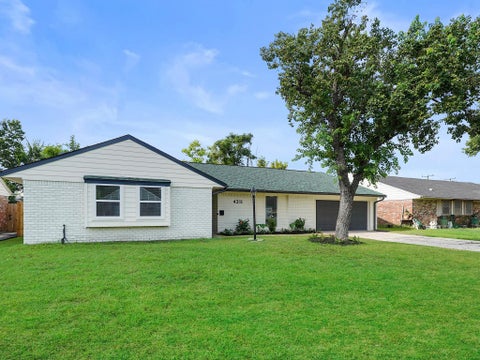 Photo of 4311 Brookfield Drive, Houston, TX 77045 (MLS # 32864178)
