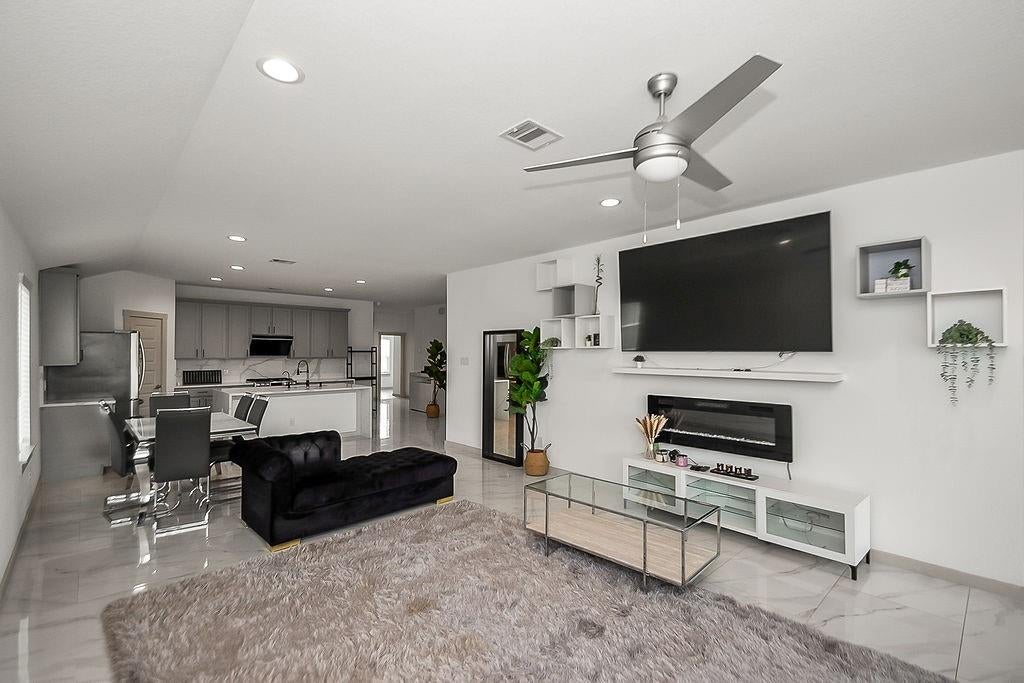 7454 Rivercane Shore Lane