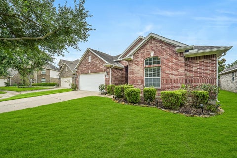 Homes For Sale - 7014 Spruce View Court<br/> Fort Bend County, Richmond, TX 77407
