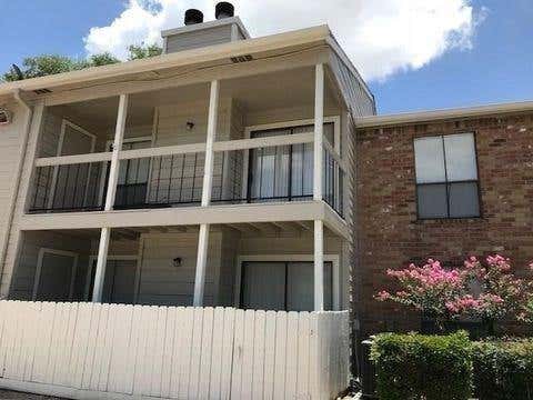 Condo For Rent - 17331 Red Oak Drive #32<br/> Houston, TX 77090