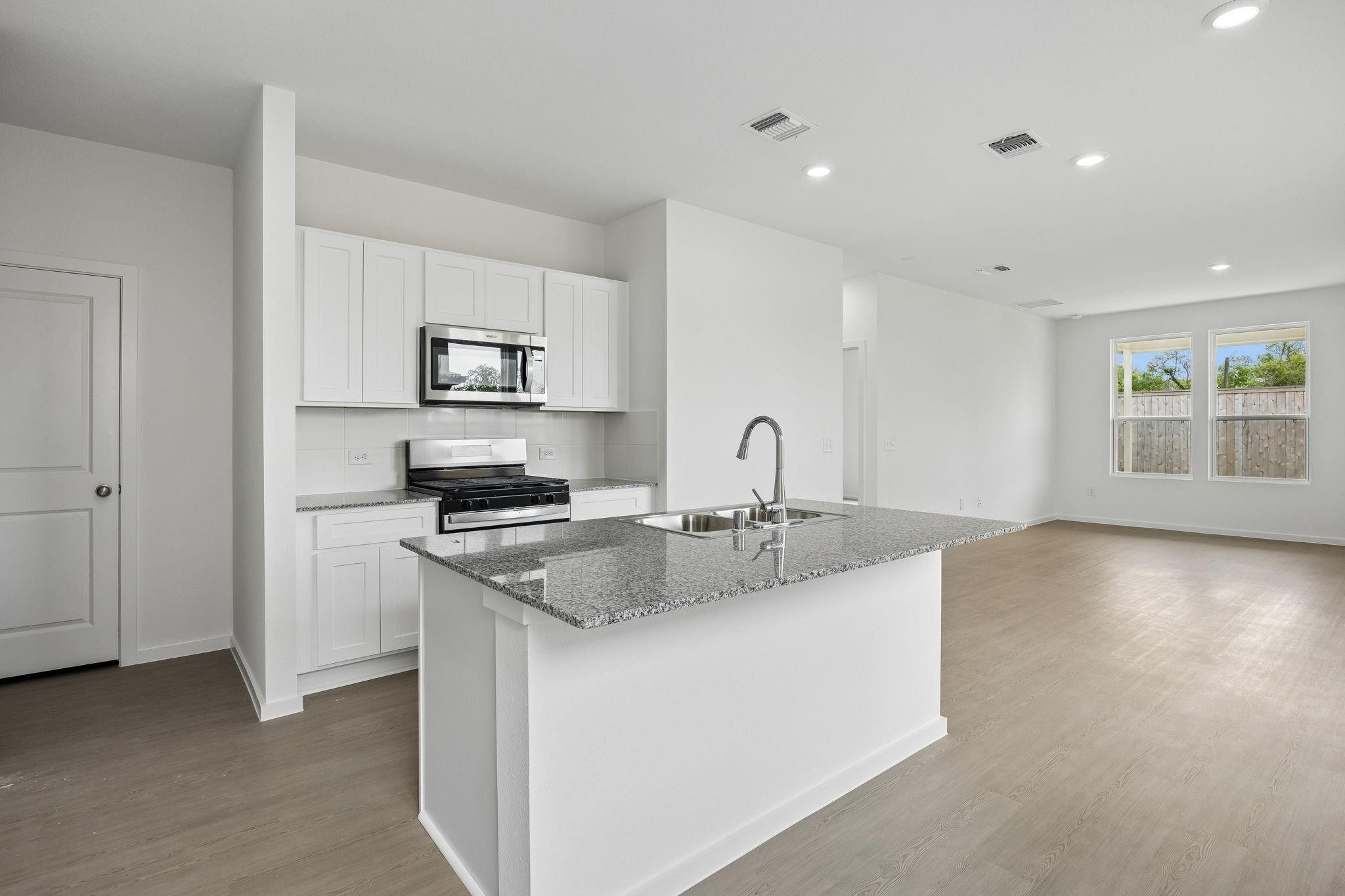 6906 Bens Landing