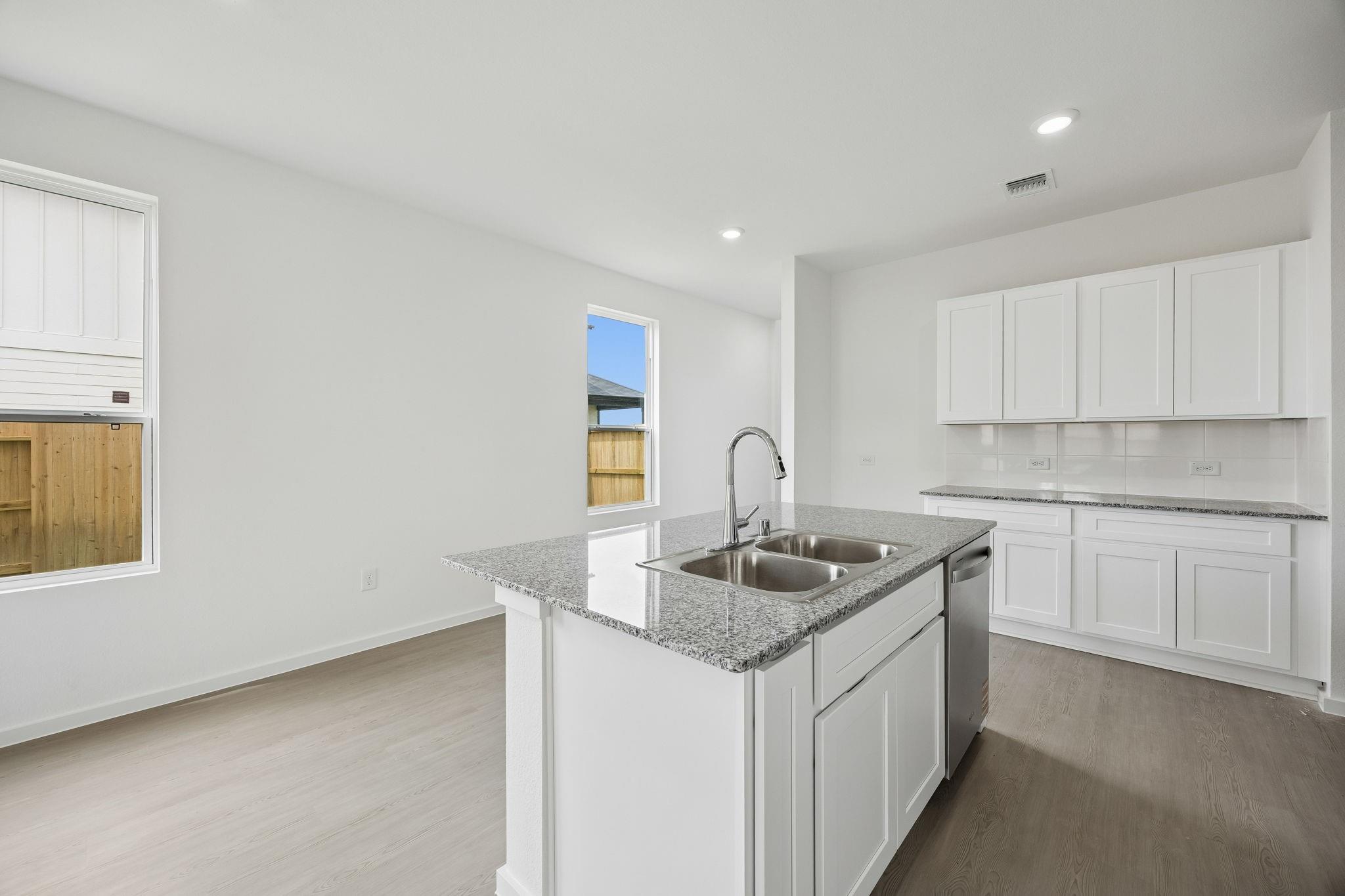 6906 Bens Landing