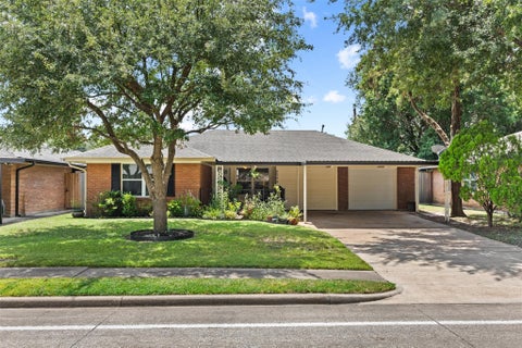 Photo of 5005 W 43rd Street, Houston, TX 77092 (MLS # 45719729)