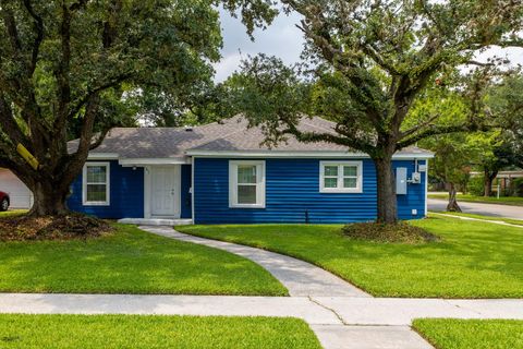 Photo of 611 N Pruett Street, Baytown, TX 77520 (MLS # 24625407)