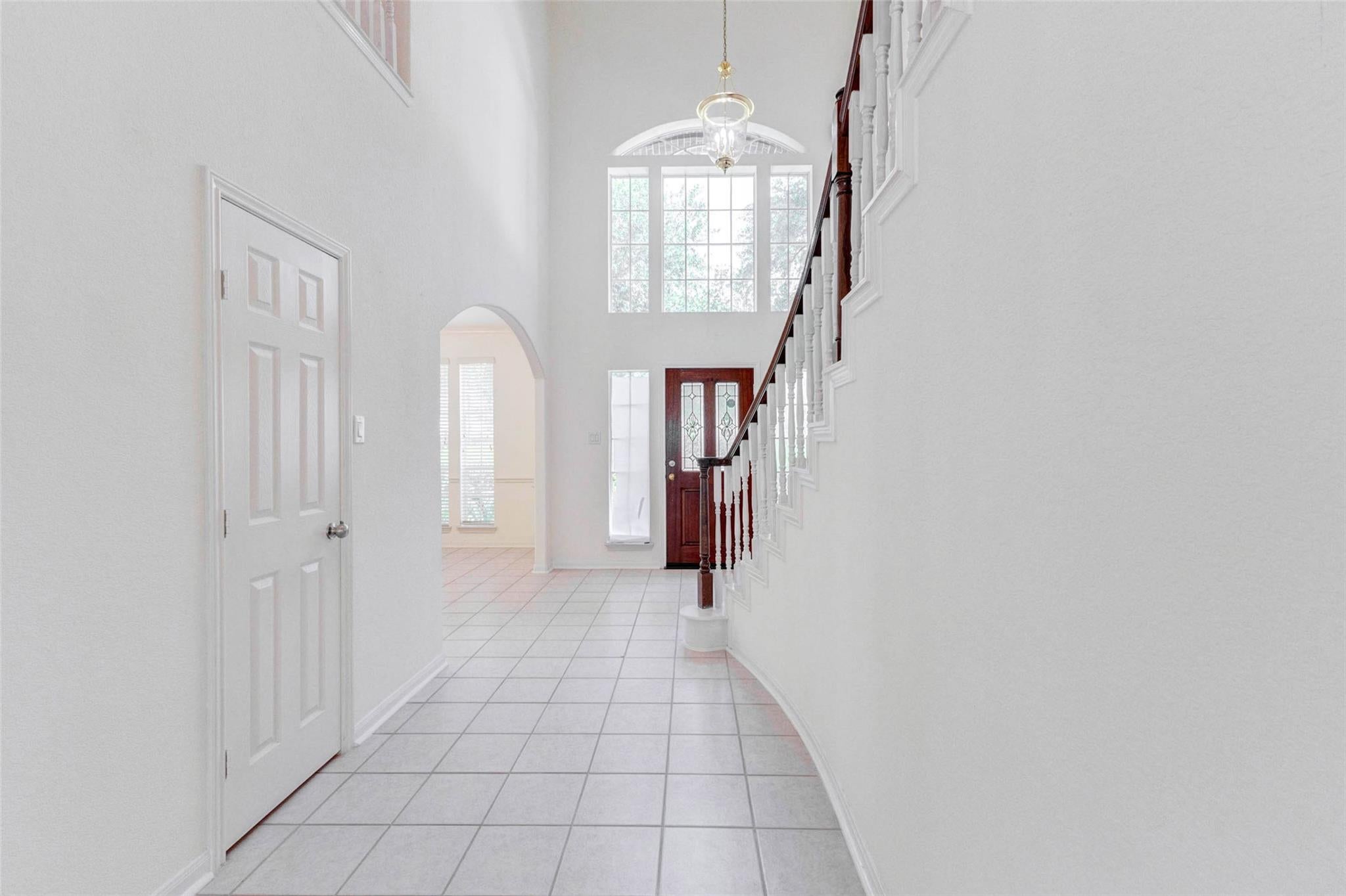 5326 Hanneck Valley Lane