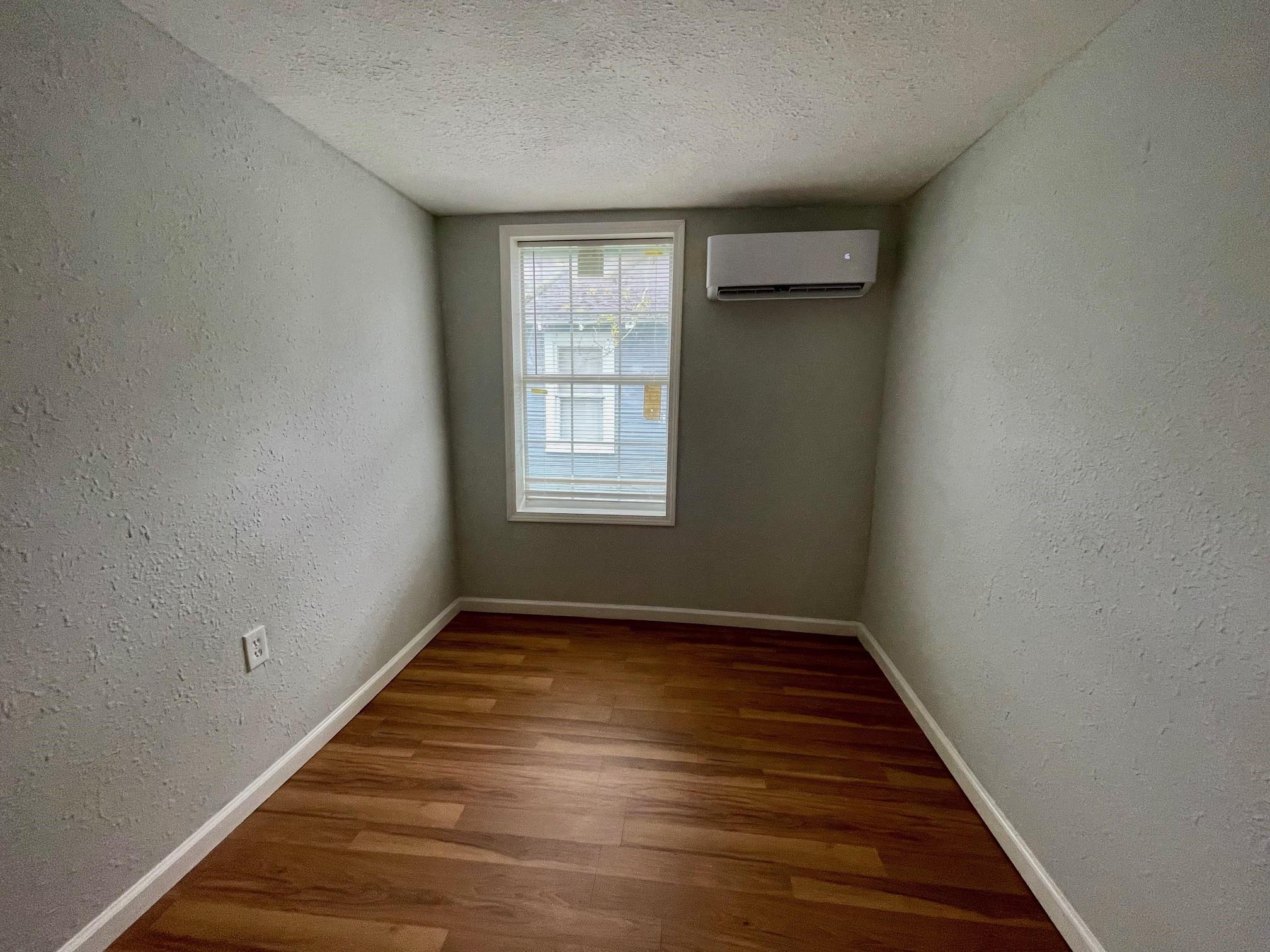 1014 W 5th Street 2