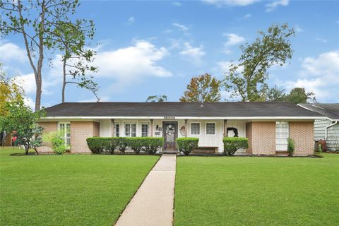 Photo of 10309 Ivyridge Road, Houston, TX 77043 (MLS # 4118212)