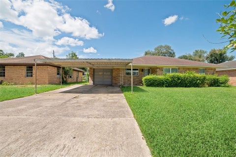 Photo of 5719 Turtle Creek Road, Houston, TX 77017 (MLS # 66911153)