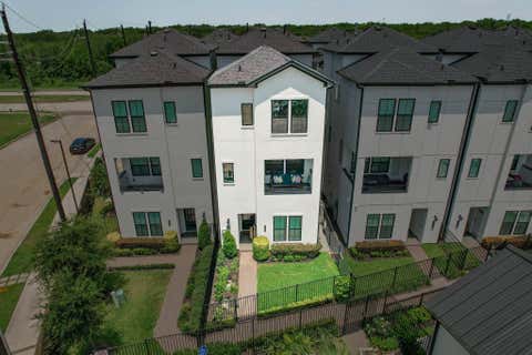 Photo of 2816 Grand Fountains Drive #B, Houston, TX 77054 (MLS # 47847293)