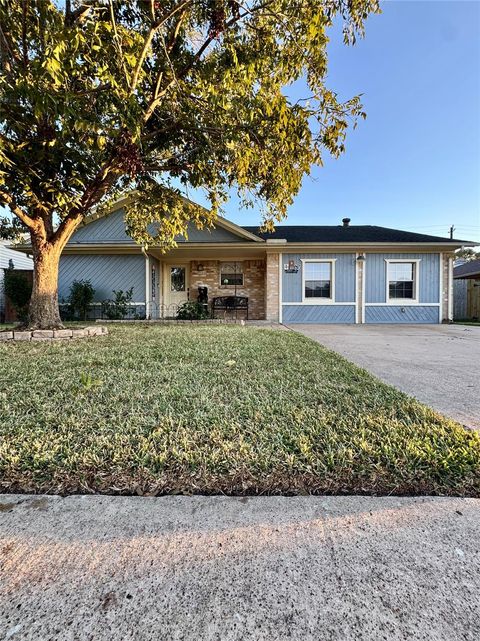 1310 Sudbury Drive Pasadena TX 77504