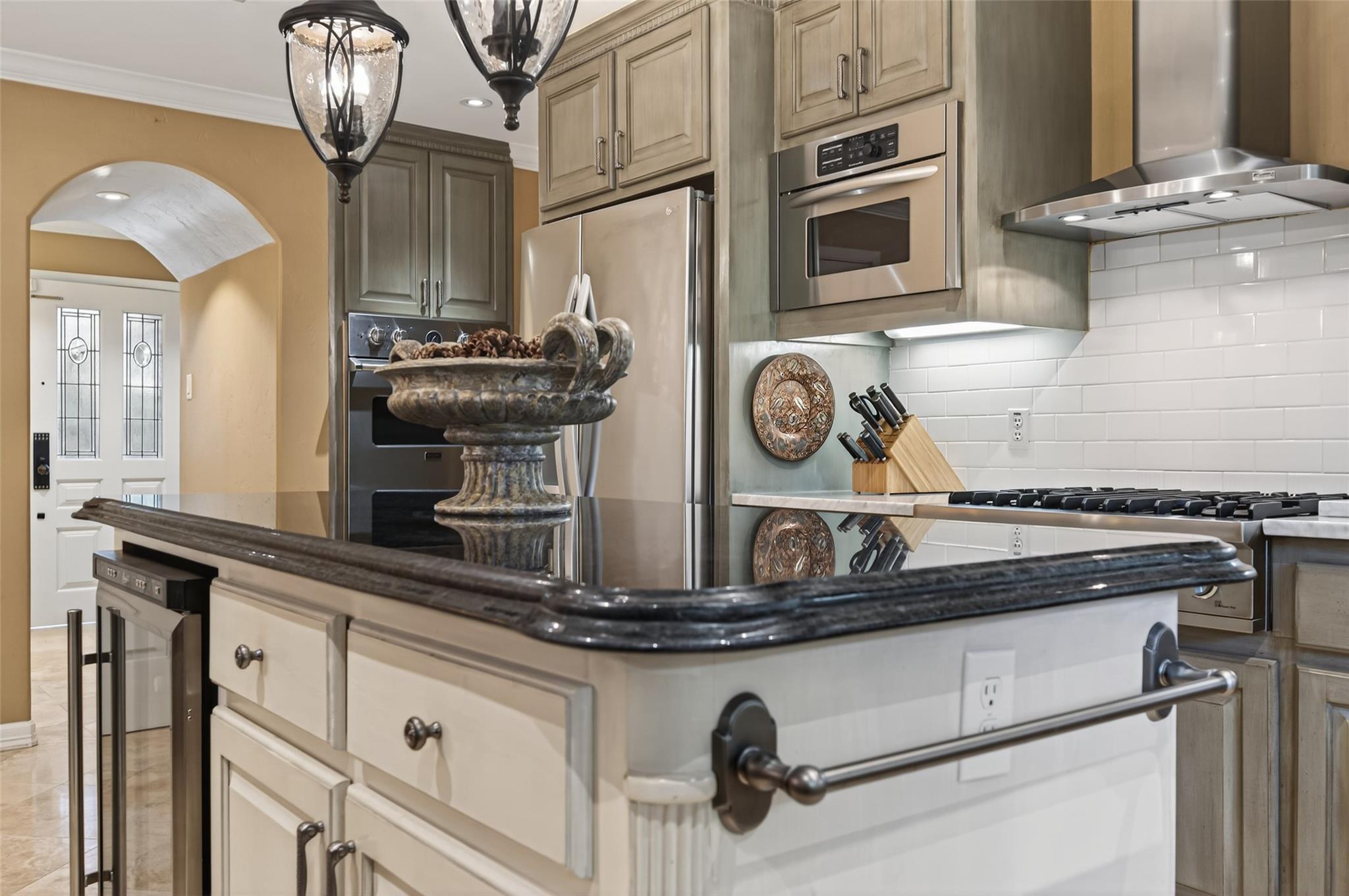 10034 Meadow Lake Lane