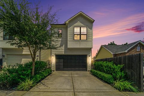 Photo of 719 E 28th Street, Houston, TX 77009 (MLS # 27644242) Photo of 719 E 28th Street, Houston, TX 77009 (MLS # 27644242)