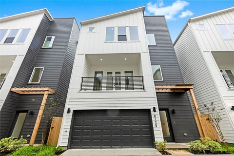 Photo of 812 Elkhart Street #B, Houston, TX 77091 (MLS # 70047139)