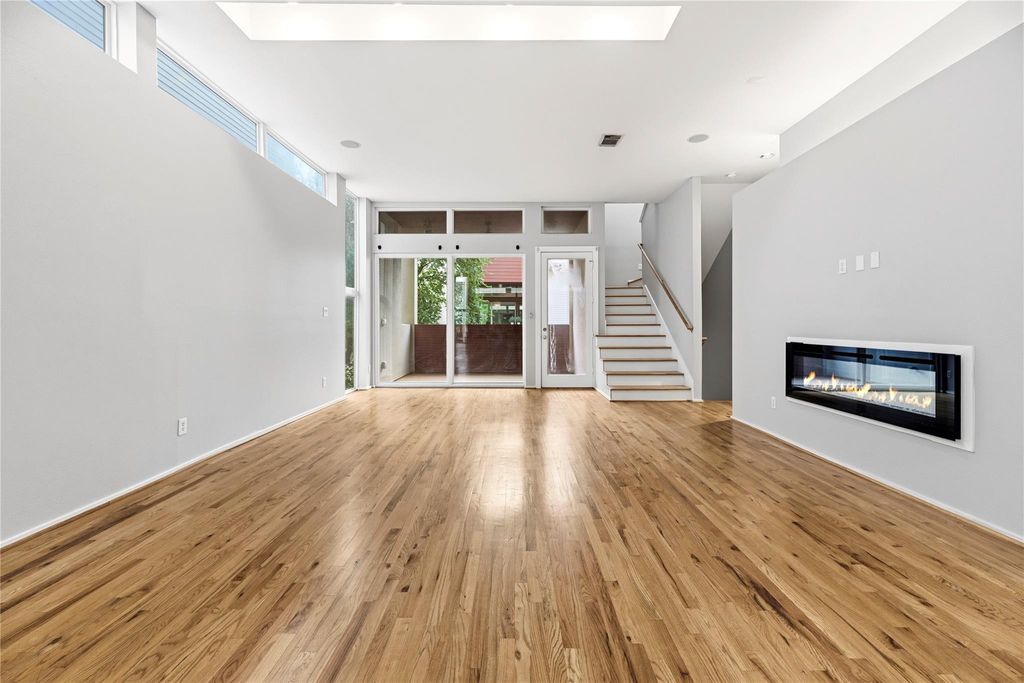 Photo of 1107 W 17th Street, Houston, TX 77008 (MLS # 55937693)