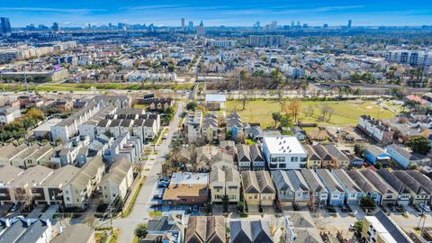 Tiny photo for 5605 Darling Street, Houston, TX 77007 (MLS # 31376232)