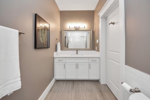 Tiny photo for 5605 Darling Street, Houston, TX 77007 (MLS # 31376232)