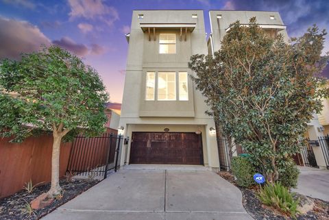 Tiny photo for 5605 Darling Street, Houston, TX 77007 (MLS # 31376232)