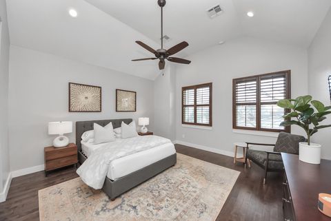 Tiny photo for 5605 Darling Street, Houston, TX 77007 (MLS # 31376232)