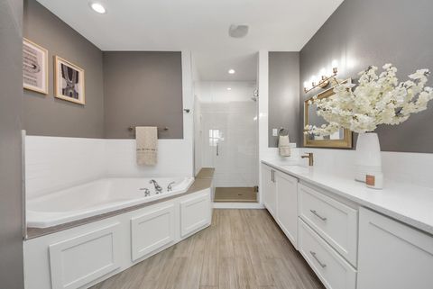 Tiny photo for 5605 Darling Street, Houston, TX 77007 (MLS # 31376232)