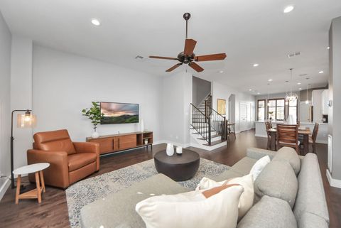 Tiny photo for 5605 Darling Street, Houston, TX 77007 (MLS # 31376232)