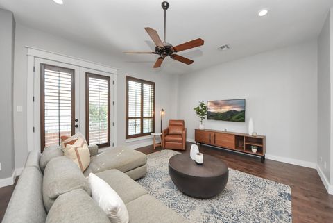Tiny photo for 5605 Darling Street, Houston, TX 77007 (MLS # 31376232)